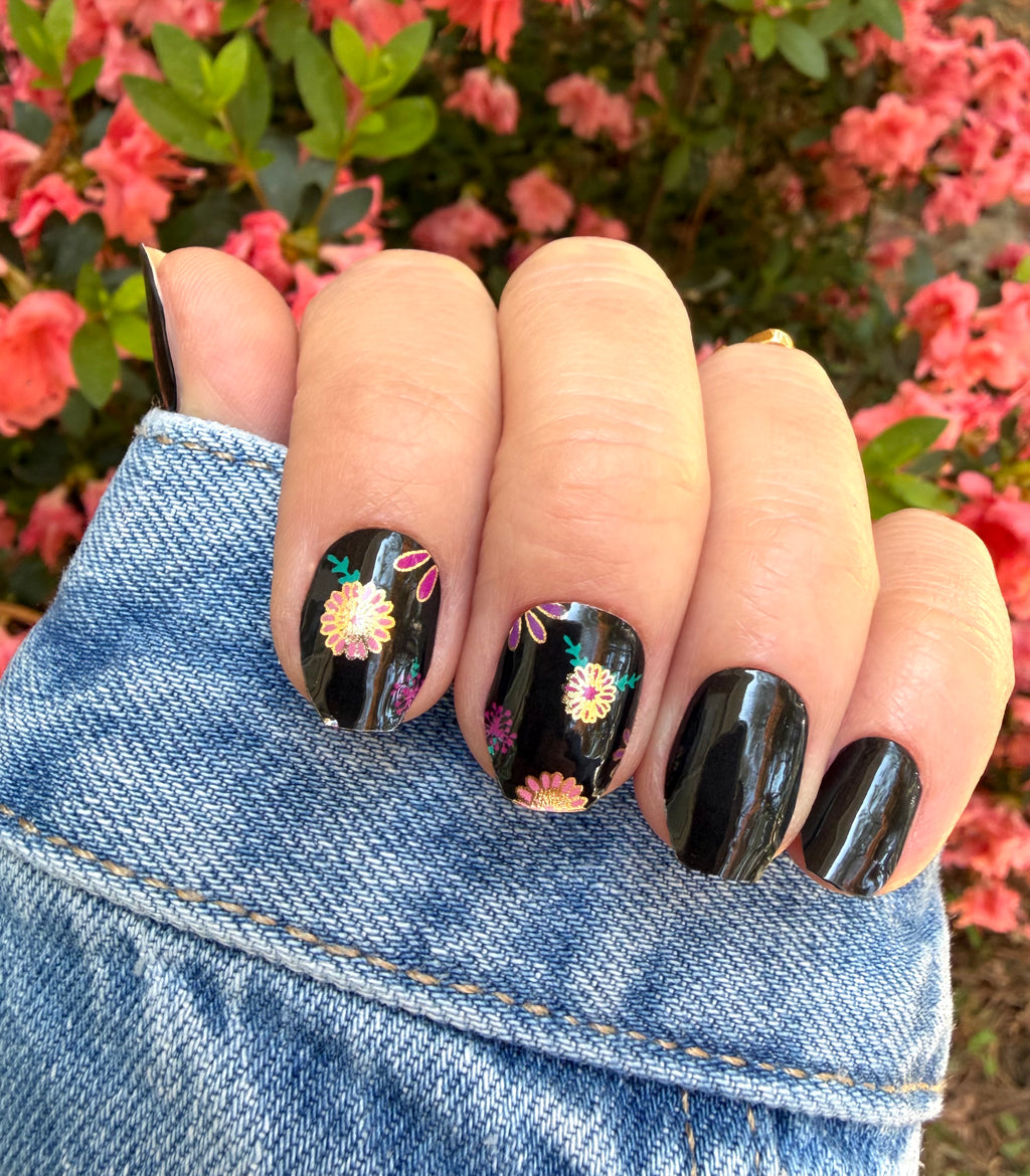 Noir Bloom