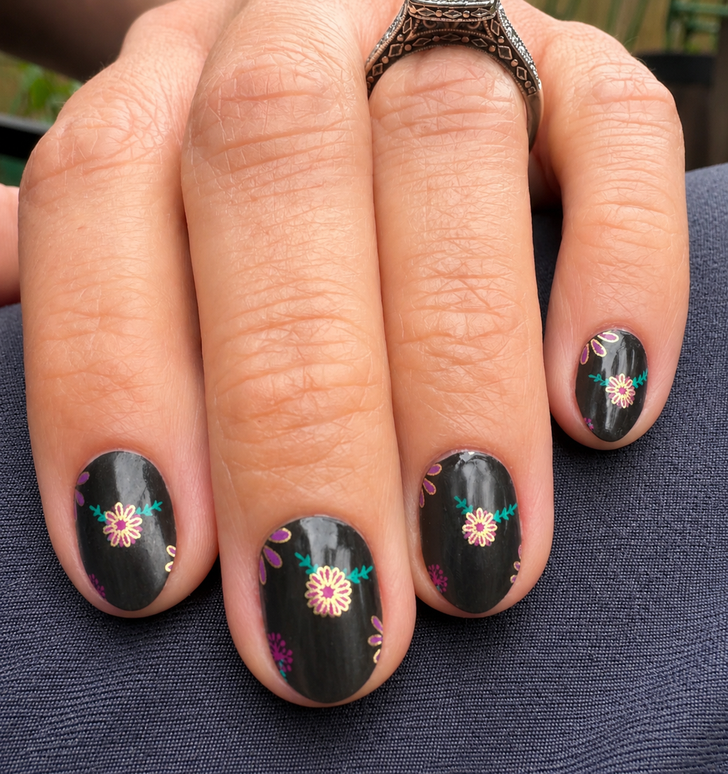 Noir Bloom